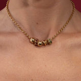 Collar con inicial pequeña