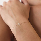 Pulsera de moissanita con inicial pavé | Oro macizo de 9 k