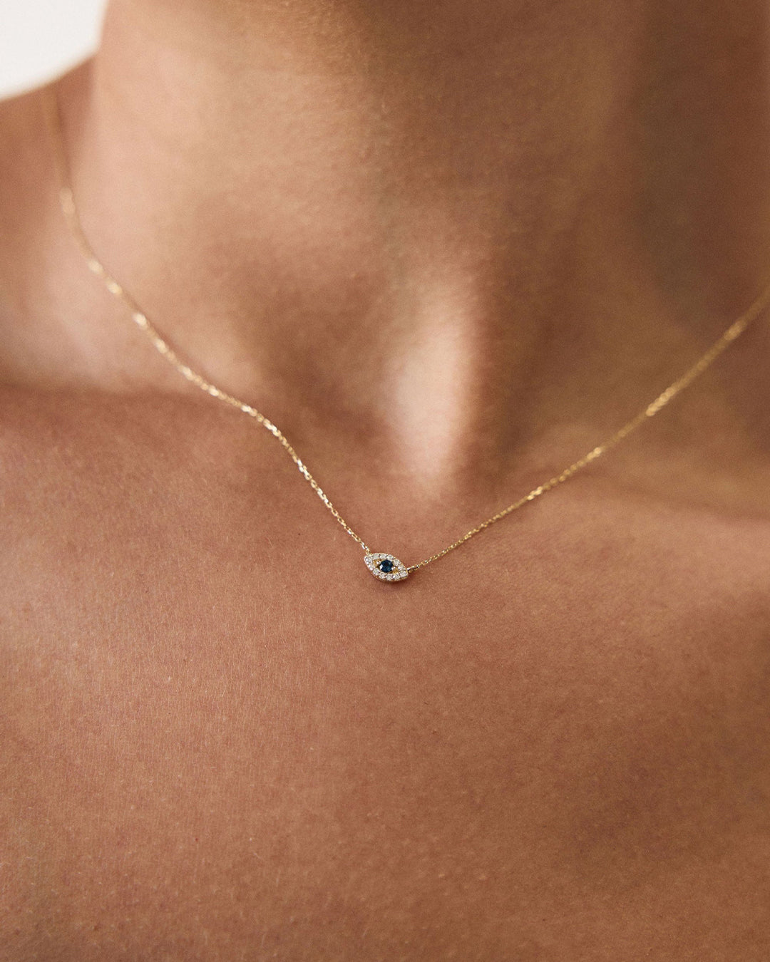Collar de ojo malvado con pavé de zafiros | Oro macizo de 14 k